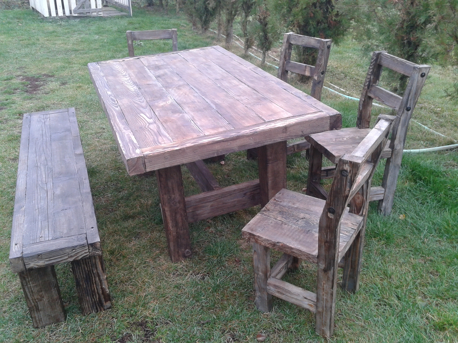 Stôl + lavica + stoličky